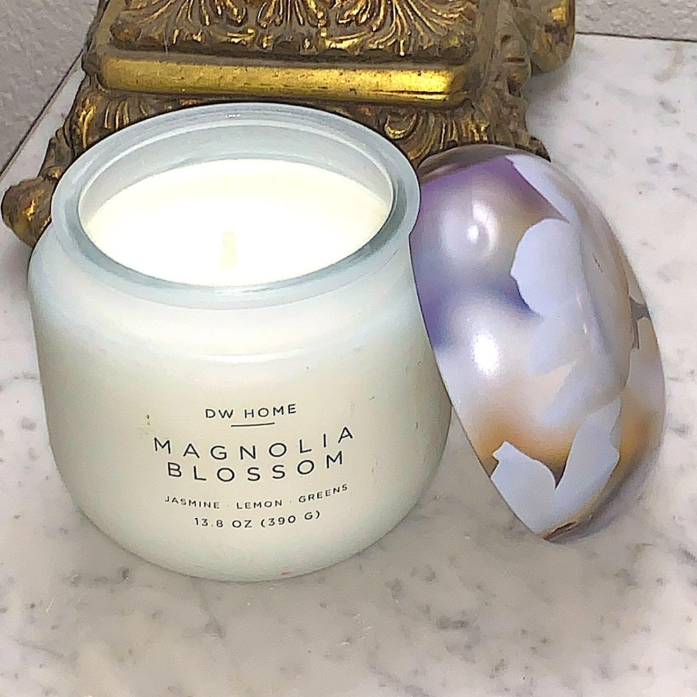 DW HOME CANDLE MAGNOLIA BLOSSOM 1 WICK NEW 13.8 oz